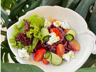 Салат з запеченим буряком та домашнім сиром 300г