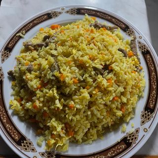 Arroz Frito Con Ternera Y Salsa Curry