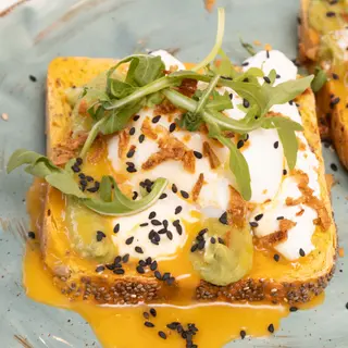 1 Tosta Benedictina Healthy con guacamole, huevo y salsa holandesa