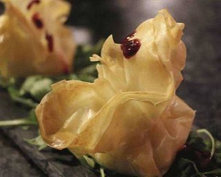 Folhado Queijo Cabra Molho Frutos Silvestres