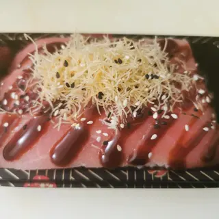 103. Chirashi maguro
