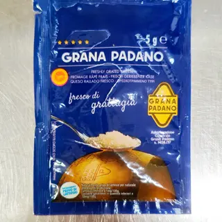 Bustina di formaggio grana padano