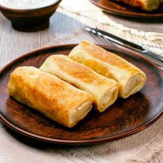 Налисники з куркою і сиром та грибним соусом (250г)