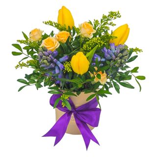 Cutie cu zambile minirose si lalele