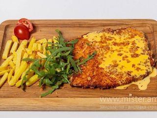 Шніцель під соусом чеддер (470g)