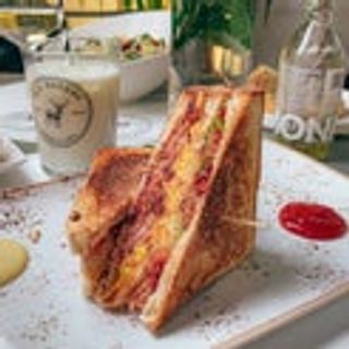 Club sandwich supreme