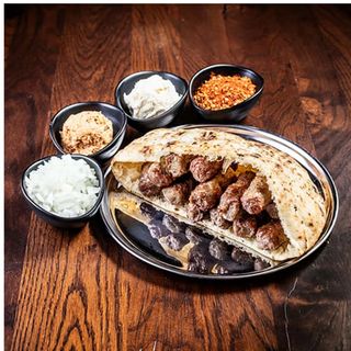 Specijal 12 + umak sosom + talasasti pomfrit čips + koka kola limenka 