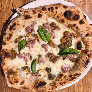 PIZZA SALSICCIA E PORCINI