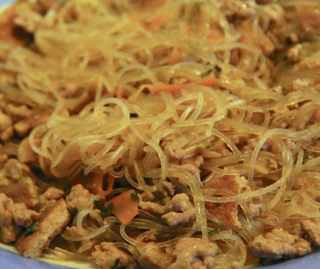 Spaghetti di soia saltato con maiale e le verdure - piccante 肉末粉丝