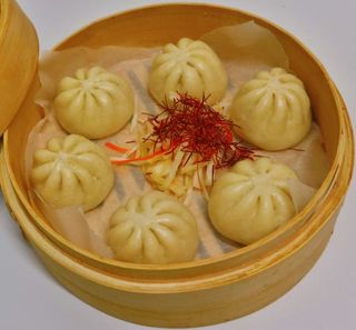 Pierożki japońskie mandu z łososiem 6 szt