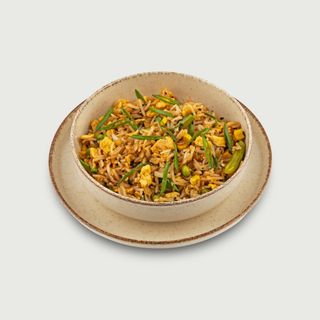 Рис із овочами та яйцем