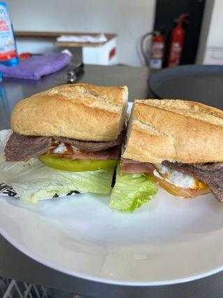 Bocadillo De Ternera Especial