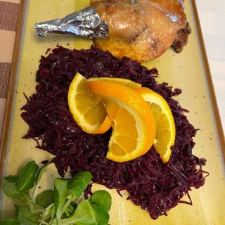 Pulpă de rață cu varză roșie călită