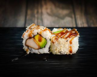 California Pollo Frito Y Aguacate (8 pzs.)