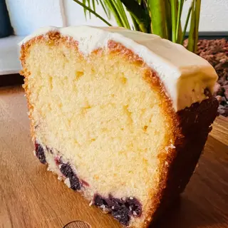 Bolo de Mirtilo e Limão