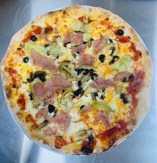 Pizza Capricciosa 30 Cm.