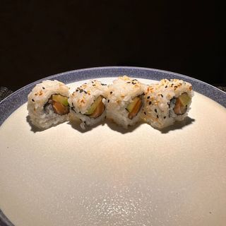 Uramaki salmone avocado