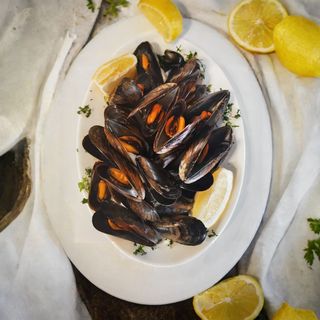 Mejillones En Salsa Picante