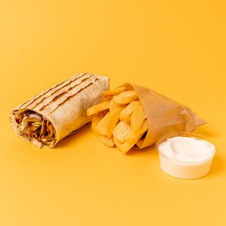 Kebab + Fritas con mayo