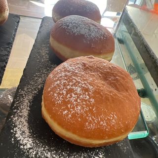 Krapfen bueno bianco