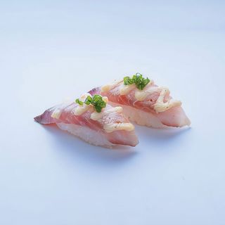 Sushi Dorada Flameado (2 Pzs.)