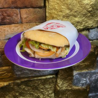 Bocadillo Pollo Completo (Pan Redondo)