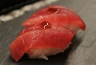 Nigiri De Atún (4 Uds.)