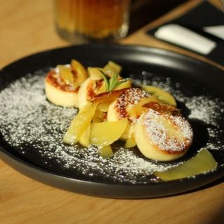 Сирники з фруктами