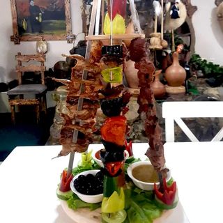 საფირმო კერძი "კუთხე-კუნჭული"