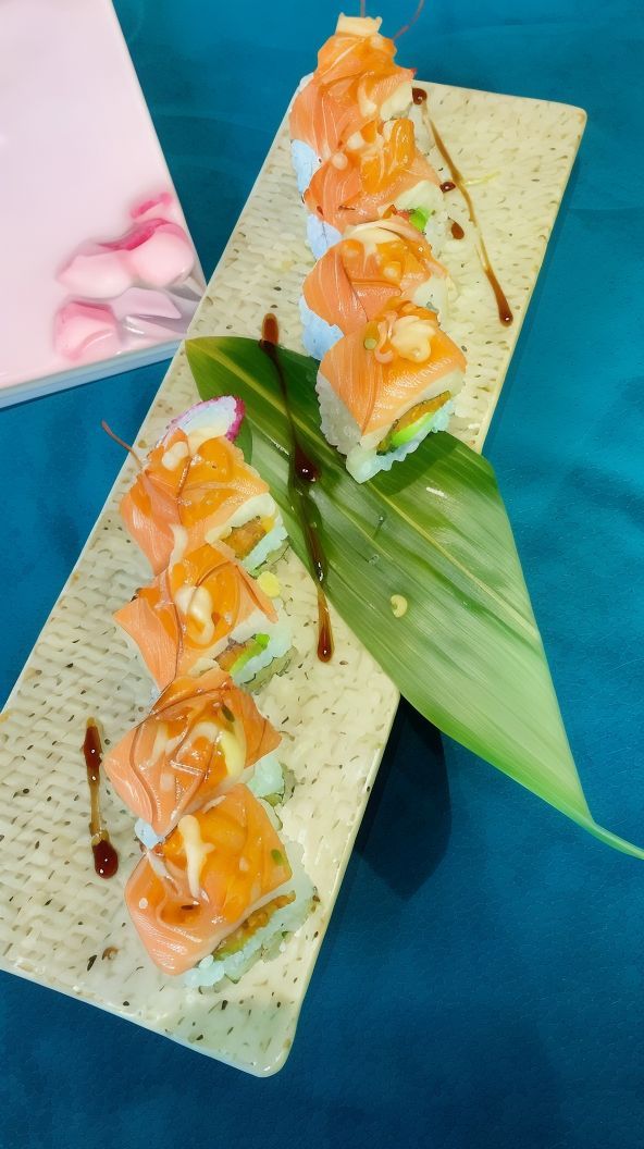 Spicy Salmon Roll 8 Uds.