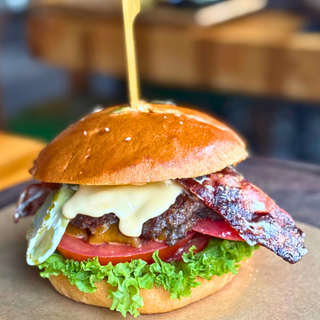 BIG BOY BURGER CU CARTOFI PROASPETI PRAJITI (NECONGELATI)