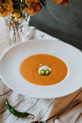 Supă din linte cu iaurt