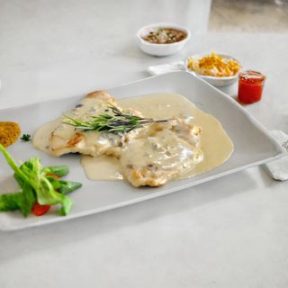 Piept de pui cu sos gorgonzola