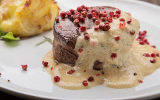 Filetto di maiale nero al pepe rosa