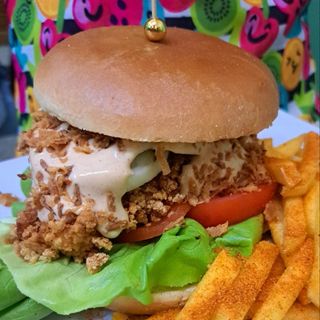 Burger Wołowy + Frytki