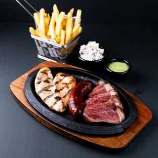 PARRILLADA DE PICAÑA, POLLO Y CHORIZO (INDIVIDUAL)