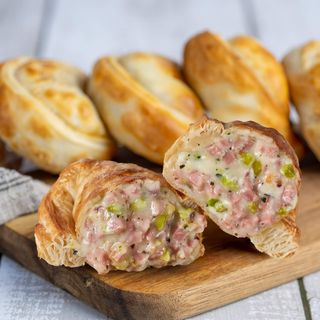 Empanada Mortadela Pistacho