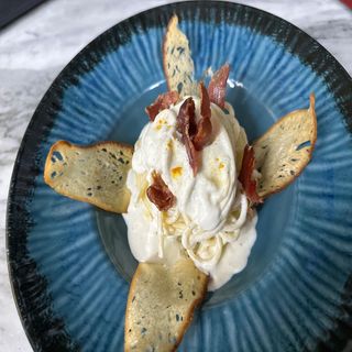 Spaghetti con gorgonzola e capocollo croccante 