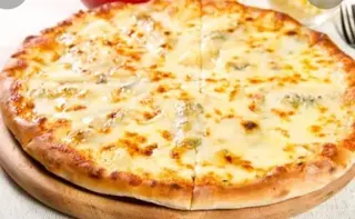 Pizza Quatro Queijos Grande