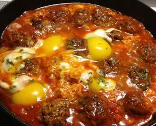 Tagine de Kefta aux œufs 