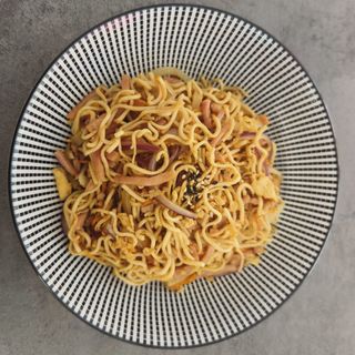 Tallarines fritos de casa