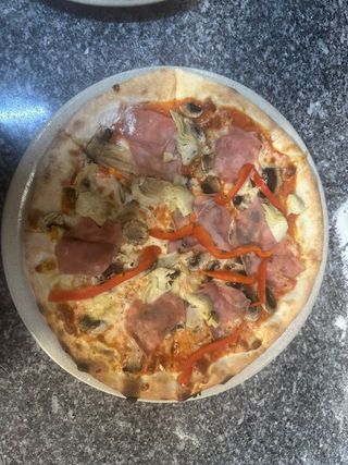 Pizza Prosciutto Funghi
