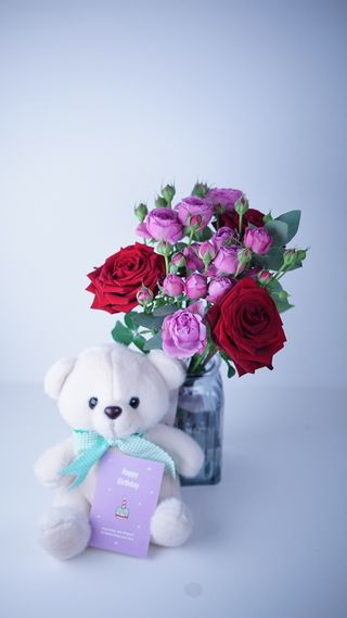 2 + 1 Rose bouquet + vase + Teddy