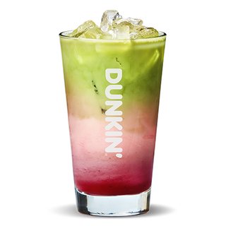 Iced Matcha Latte De Frutas Del Bosque