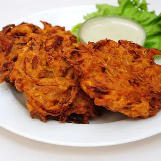 cebolla bhaji 2 pieces