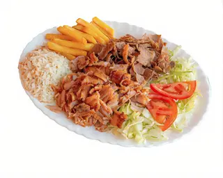 Plato kebab con acompañamientos