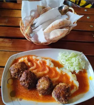 Ćufte sa prilogom