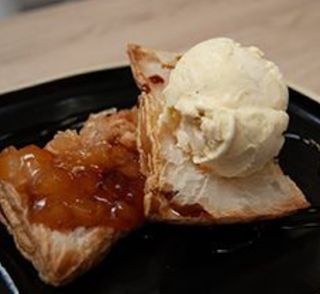 Tatín De Manzana Con Helado De Vainilla