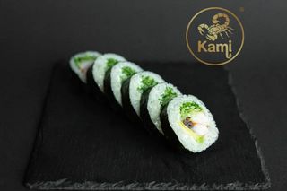 Futomaki z krewetką gotowaną