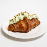 Круассан с фисташковым кремом